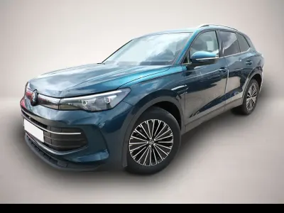 Neu VW Tiguan IQ Drive 150 PS (110 kW) 2026 Blau SUV