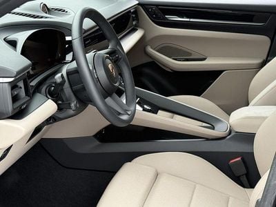 Blau Gebraucht 2025 Porsche Macan Sport SUV | 84.790 € (Superpreis)