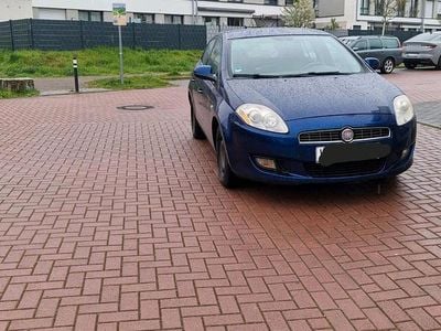 Second-hand Fiat Bravo 95 CP (69 kW) 2009 Albastru Hatchback