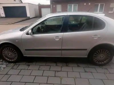 Occasion Seat Leon 105 ch (77 kW) 2002 Gris Citadine
