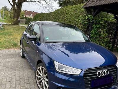 gebraucht Audi A1 Sportback TFSI 1.0 Blau Metallic, Dach schwarz 1. Hand