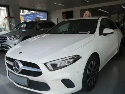 Gebraucht Mercedes A180 116 PS (85 kW) 2022 Andere Limousine