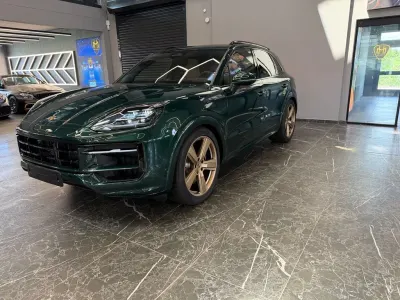 Neu Porsche Cayenne 500 PS (367 kW) 2026 Grün SUV