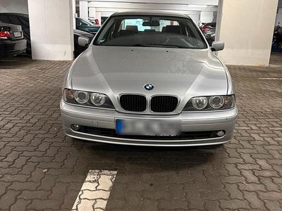 Gebraucht BMW 525 192 PS (141 kW) 2003 Silber Limousine