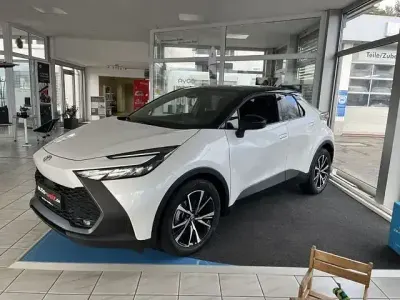 Gebraucht Toyota C-HR Team 140 PS (102 kW) 2024 Weiß SUV
