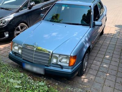 gebraucht Mercedes E200 mit H-Kennzeichen