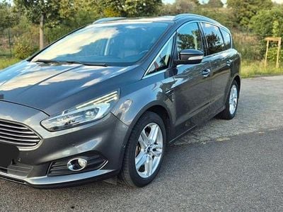 Usata Ford S-MAX Titanium 179 CV (131 kW) 2016 Grigio Monovolume