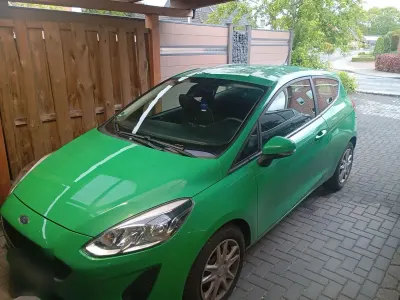 Gebraucht Ford Fiesta Trend 60 PS (44 kW) 2017 Grün Kleinwagen