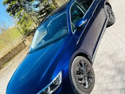 Gebraucht VW Passat Comfortline 190 PS (139 kW) 2018 Blau Kombi