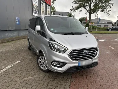 Gebraucht Ford Tourneo Custom Titanium 170 PS (125 kW) 2019 Silber Van