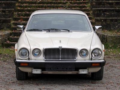 Weiß Gebraucht 1987 Jaguar XJ12 Limousine | 29.999 €