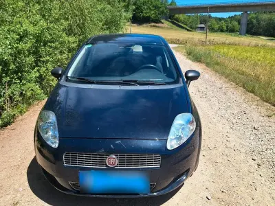 Gebraucht Fiat Grande Punto 65 PS (47 kW) 2009 Blau Kleinwagen