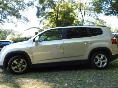 Gebraucht Chevrolet Orlando 130 PS (95 kW) 2012 Silber Van / Kleinbus