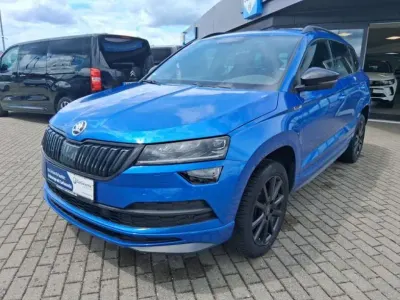 Gebraucht Skoda Karoq SportLine 150 PS (110 kW) 2022 Raceblau metallic (metallic) SUV