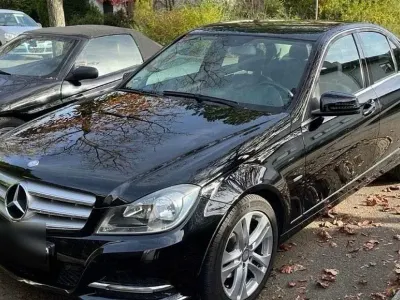 Gebraucht Mercedes C200 Avantgarde 136 PS (100 kW) 2012 Schwarz Limousine