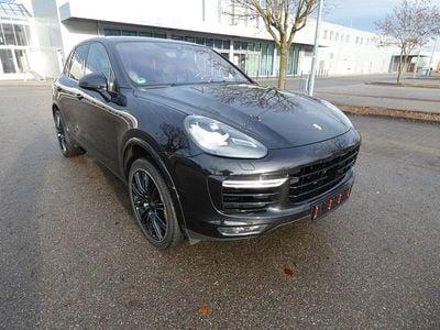 Gebraucht Porsche Cayenne Turbo S 570 PS (419 kW) 2015 Tiefschwarzmetallic SUV