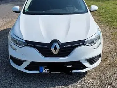 Używany Renault Mégane Life 101 KM (74 kW) 2017 Biały Sedan/Limuzyna