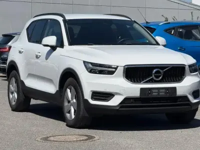 Gebraucht Volvo XC40 Momentum 129 PS (94 kW) 2020 Weiß SUV