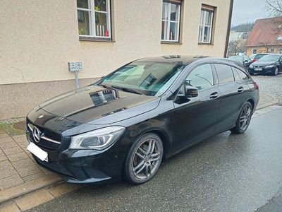 Gebraucht Mercedes CLA220 Shooting Brake Urban 177 PS (130 kW) 2015 Schwarz Kombi