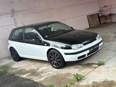 Gebraucht VW Golf IV 115 PS (84 kW) 1999 Schwarz Kleinwagen