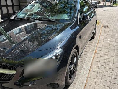Mercedes CLA200