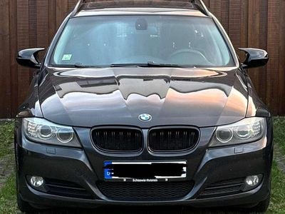 Schwarz Gebraucht 2009 BMW 320 M Sport Kombi | 3.999 € (Fairer Preis)