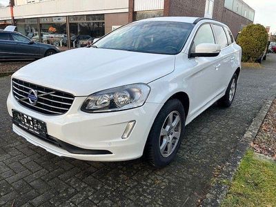 Weiß Gebraucht 2014 Volvo XC60 Momentum SUV | 9.190 € (Fairer Preis)