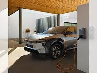 Neu Toyota bZ4X Comfort 122 kW (167 PS) 2025 Blau SUV