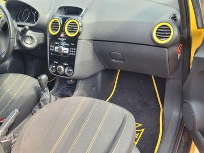 Gebraucht Opel Corsa 90 PS (66 kW) 2010 Gelb Kleinwagen