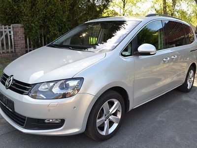 Second-hand VW Sharan Comfortline 140 CP (102 kW) 2011 Auriu Monovolum