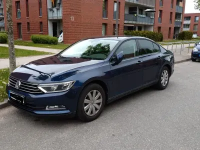 Gebraucht VW Passat 125 PS (91 kW) 2017 Blau Limousine