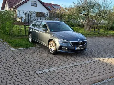 Gebraucht Skoda Scala Style 90 PS (66 kW) 2020 Grau Kleinwagen