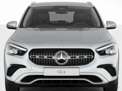 gebraucht Mercedes GLA180 Style, 100KW (136PS), 7-Gang DCT