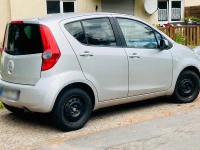 Gebraucht Opel Agila 86 PS (63 kW) 2009 Silber Kleinwagen