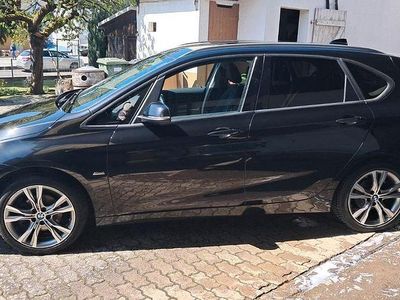 Gebraucht BMW 218 Active Tourer Sport Line 150 PS (110 kW) 2017 Schwarz Van / Kleinbus