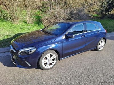 Usata Mercedes A180 109 CV (80 kW) 2016 Blu Berlina