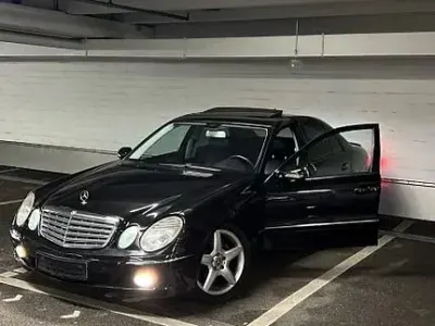Gebraucht Mercedes E320 Avantgarde 224 PS (164 kW) 2008 Schwarz Limousine