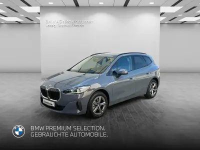 Gebraucht BMW 220 Active Tourer 156 PS (114 kW) 2025 Grau Van / Kleinbus