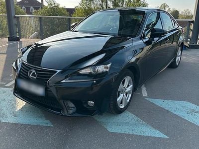 Second-hand Lexus IS300h 223 CP (164 kW) 2014 Negru Berlinǎ