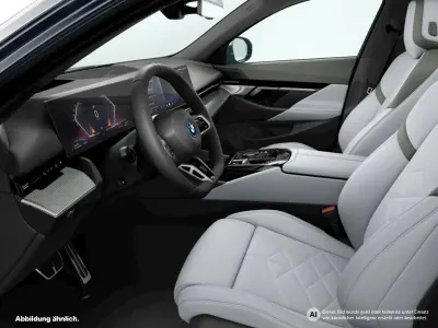 Gebraucht BMW 550e M Sport 489 PS (359 kW) 2025 Schwarz Kombi