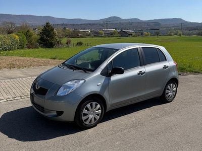 Usata Toyota Yaris 69 CV (50 kW) 2009 Verde Utilitaria