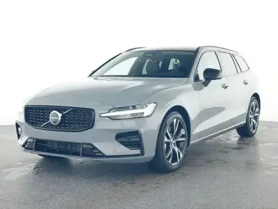 Gebraucht Volvo V60 Plus 197 PS (144 kW) 2025 Vapour grey Kombi
