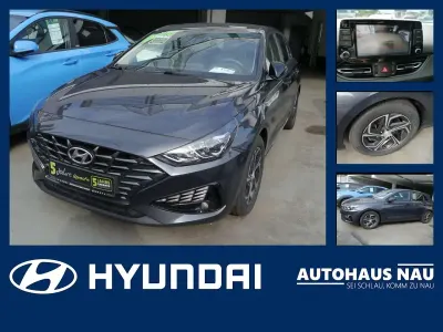 Gebraucht Hyundai i30 Edition 120 PS (88 kW) 2022 Dark knight Limousine