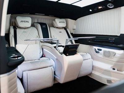 Gebraucht Mercedes EQV300 150 kW (204 PS) 2024 Schwarz Van / Kleinbus