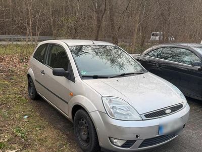 Gebraucht Ford Fiesta 80 PS (58 kW) 2003 Silber Kleinwagen