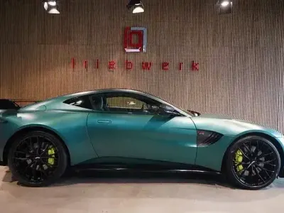 Gebraucht Aston Martin V8 Vantage 534 PS (392 kW) 2022 Aston martin racing green Coupé