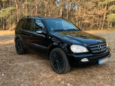 Gebraucht Mercedes ML270 163 PS (119 kW) 2002 Schwarz SUV