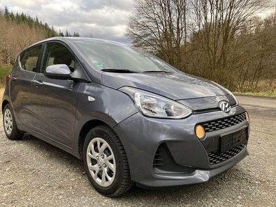 Gebraucht Hyundai i10 Style 67 PS (49 kW) 2019 Blau Kleinwagen