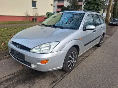 Brugt Ford Focus 101 HK (74 kW) 2000 Sølv Sedan