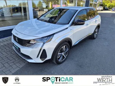 Używany Peugeot 3008 Allure 224 KM (164 kW) 2022 Biały SUV